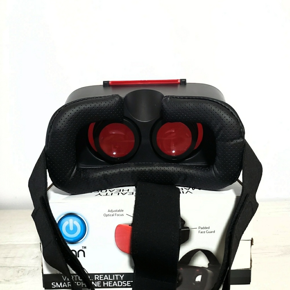 Virtual Reality Headset - Picture 2 of 3